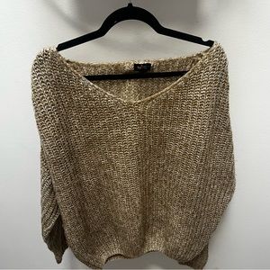 Oversized M knit off the shoulder sweater